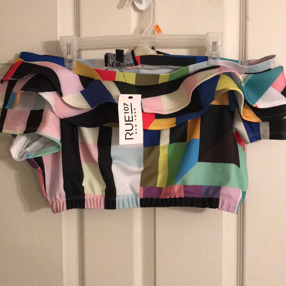 Rue 107 color block crop top